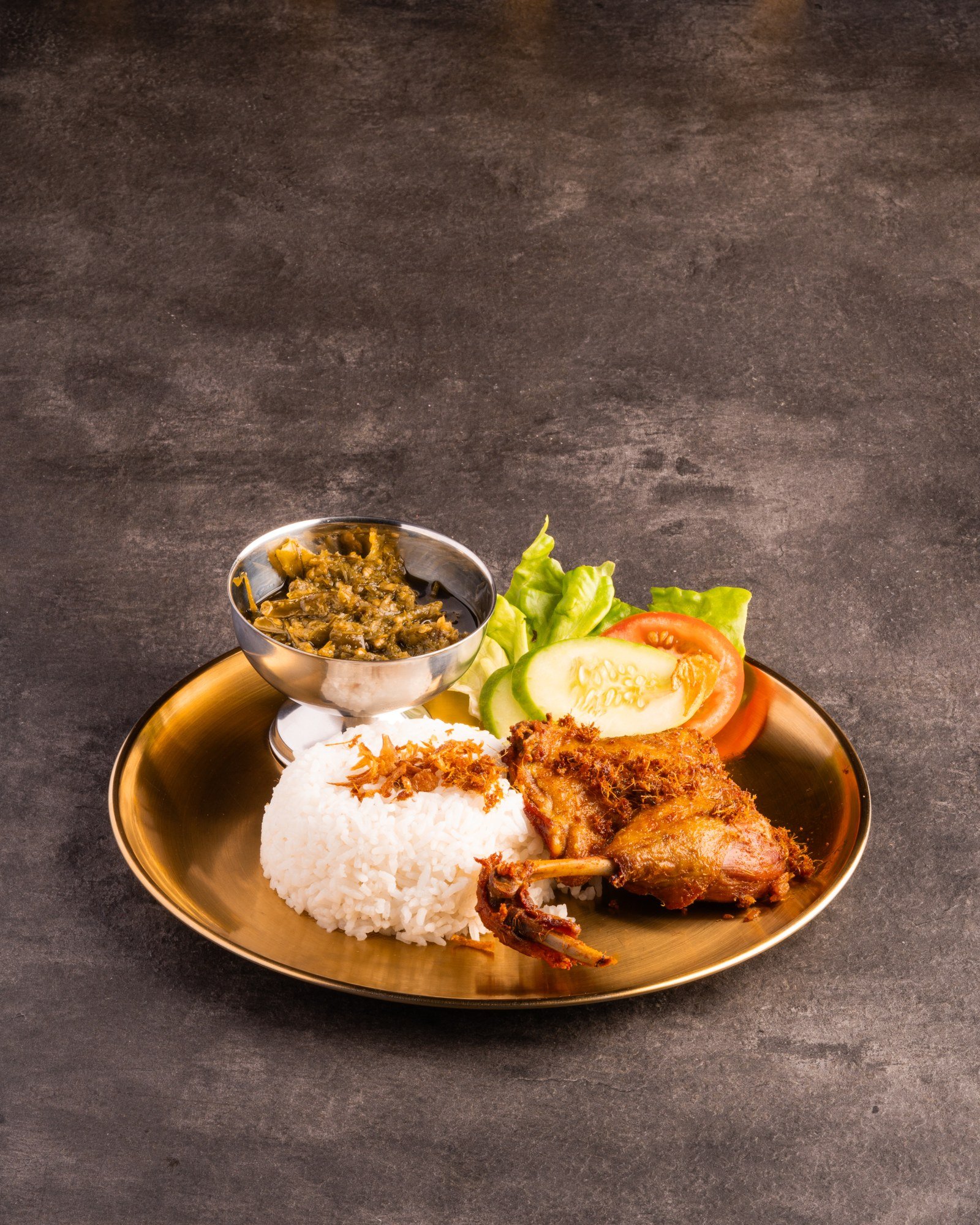 Nasi bebek dengan sambal ijo di The Bank Bar and Burgers